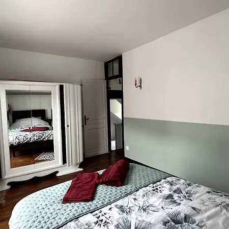 Maison Chaleureuse 160 M2 Avec Grand Jardin * Anzin