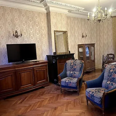 Maison Chaleureuse 160 M2 Avec Grand Jardin